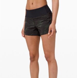 Lululemon Mid-Rise Speed Up Shorts 4” Size 4 Tall